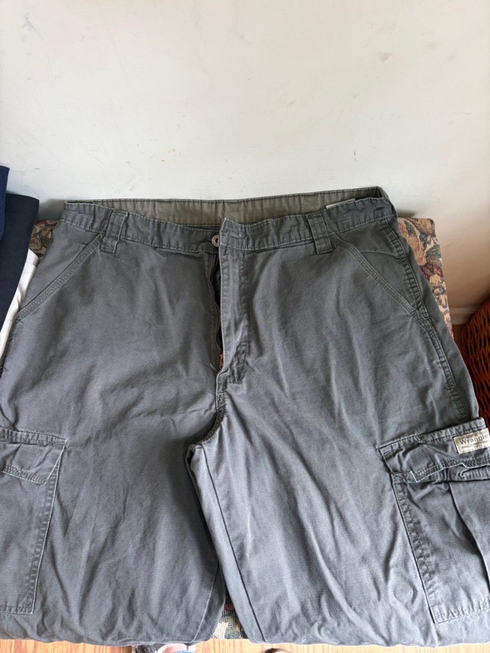 Men's Gray Cargo Pants - Classic Utility Style 34x32